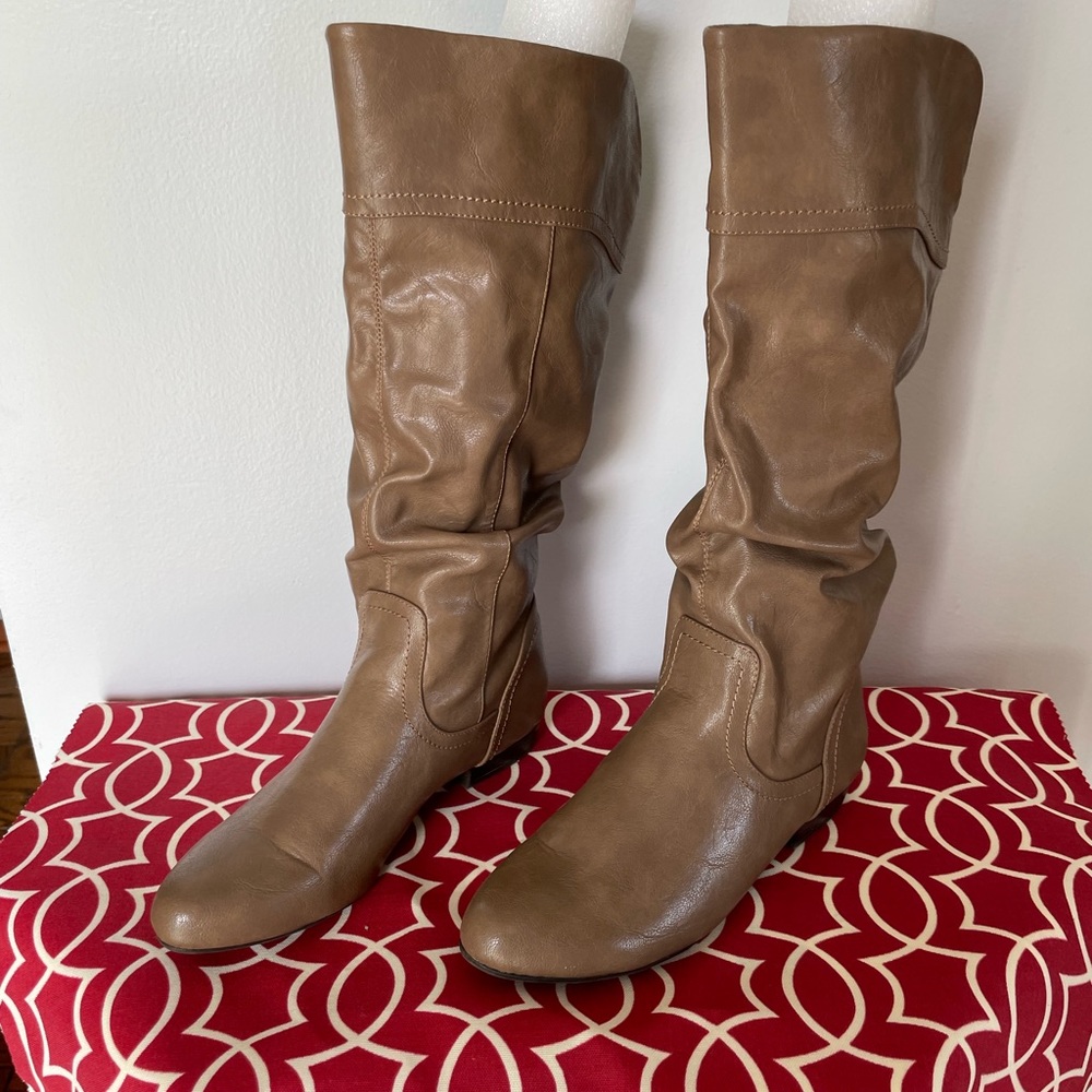 Ladies Slouch Boots Size 6.5